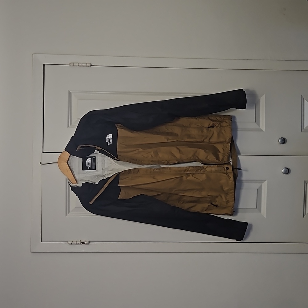The NorthFace lightweight jacket
